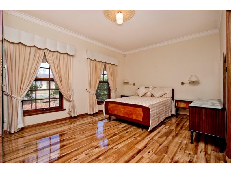 17 Chatswood Crescent, Kidman Park SA 5025