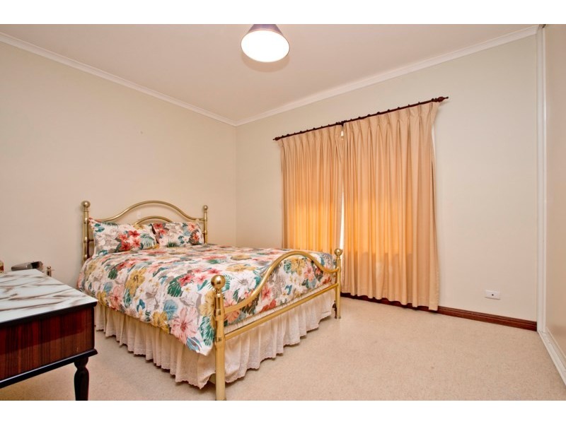 17 Chatswood Crescent, Kidman Park SA 5025