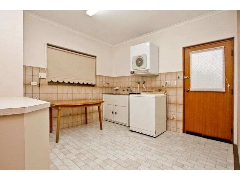 17 Chatswood Crescent, Kidman Park SA 5025