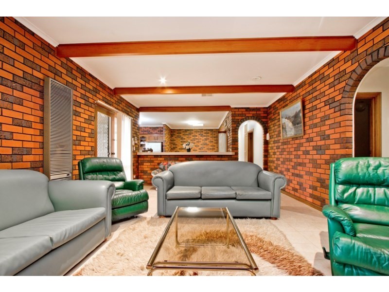 17 Chatswood Crescent, Kidman Park SA 5025