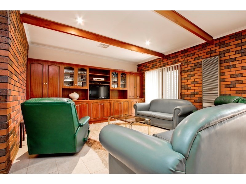 17 Chatswood Crescent, Kidman Park SA 5025