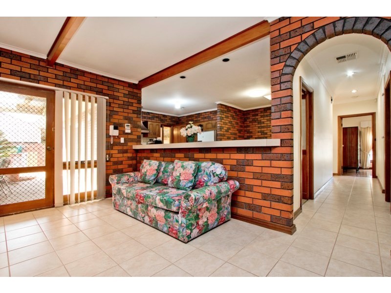 17 Chatswood Crescent, Kidman Park SA 5025