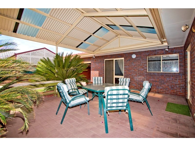 17 Chatswood Crescent, Kidman Park SA 5025