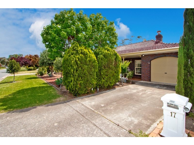 17 Chatswood Crescent, Kidman Park SA 5025