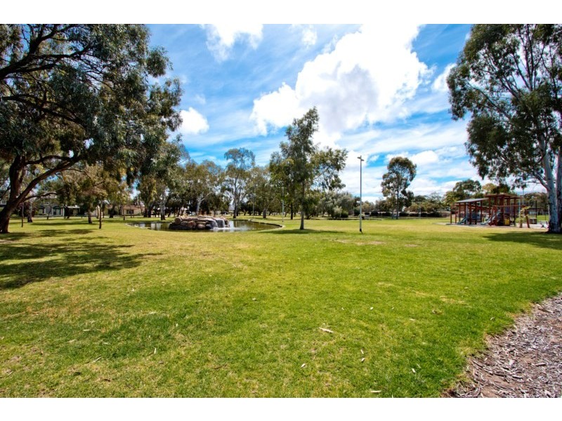 17 Chatswood Crescent, Kidman Park SA 5025