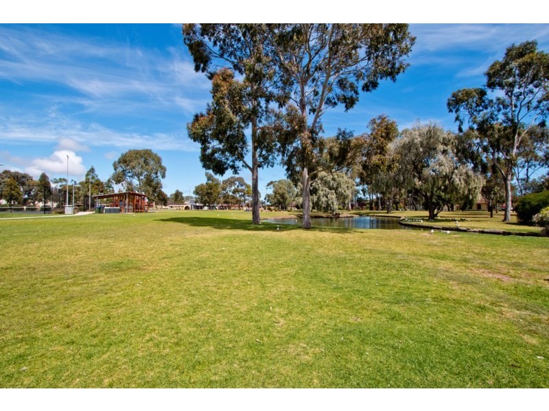 17 Chatswood Crescent, Kidman Park SA 5025