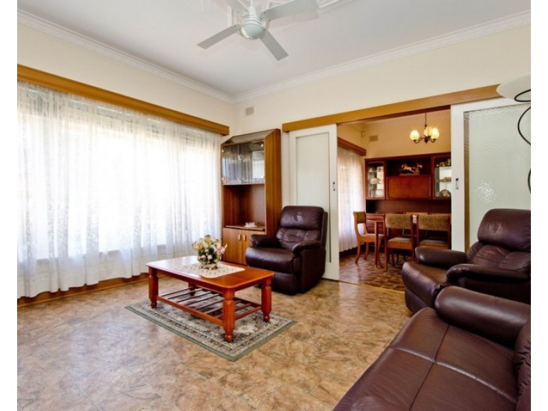 18 Rondo Avenue, Findon SA 5023