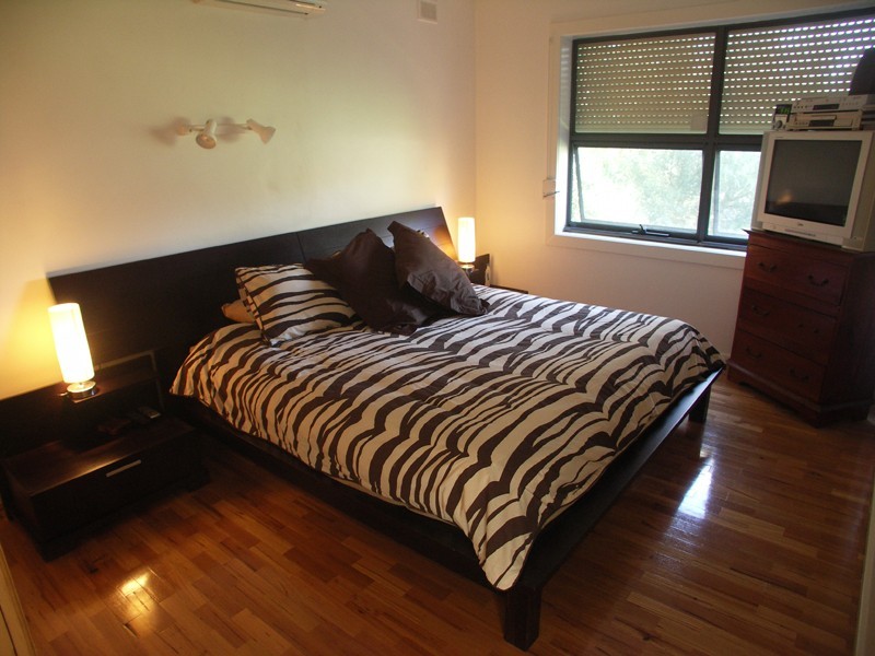 12 Farncomb Road, Fulham SA 5024