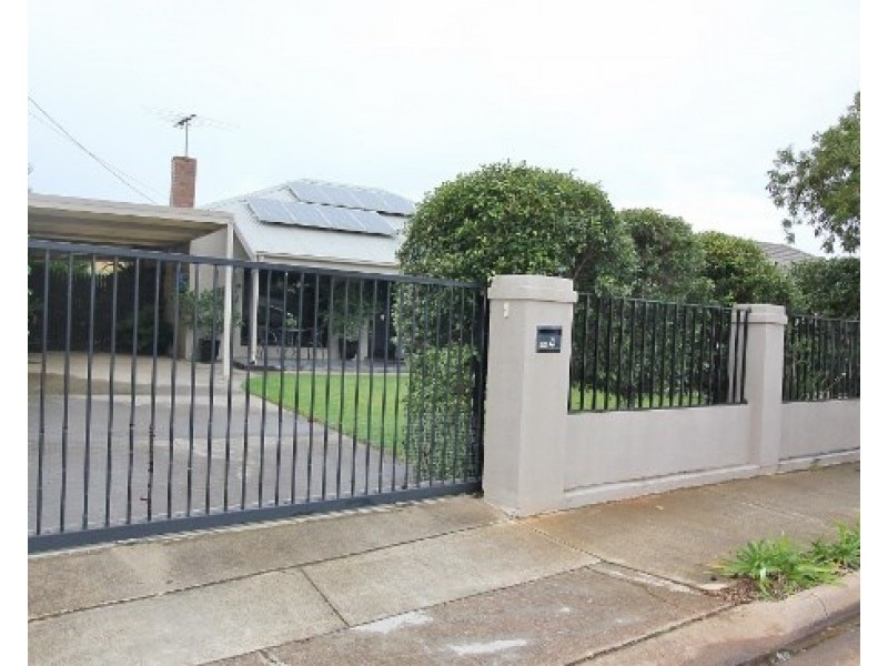 4 Bernard Street, Findon SA 5023