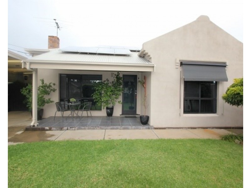 4 Bernard Street, Findon SA 5023