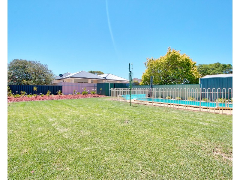 10 Raymond Avenue, Seaton SA 5023
