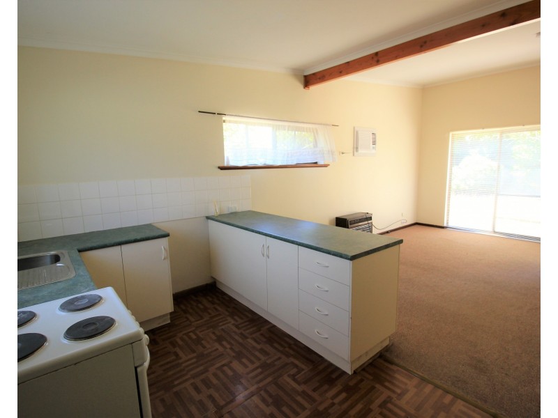 8 Loral Street, Para Hills SA 5096