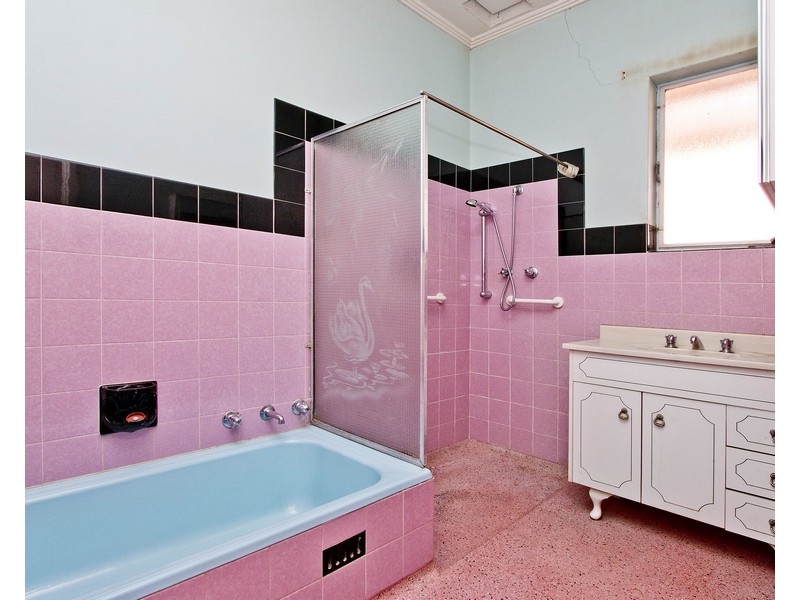 2 Richardson Avenue, Findon SA 5023