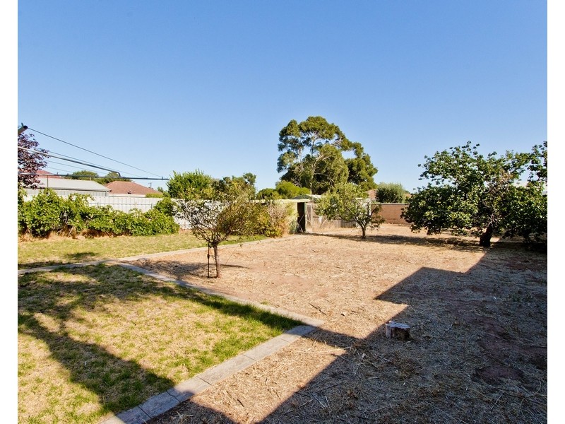 2 Richardson Avenue, Findon SA 5023