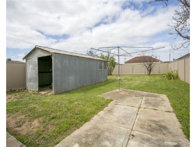 33 Second Avenue, Woodville Gardens SA 5012