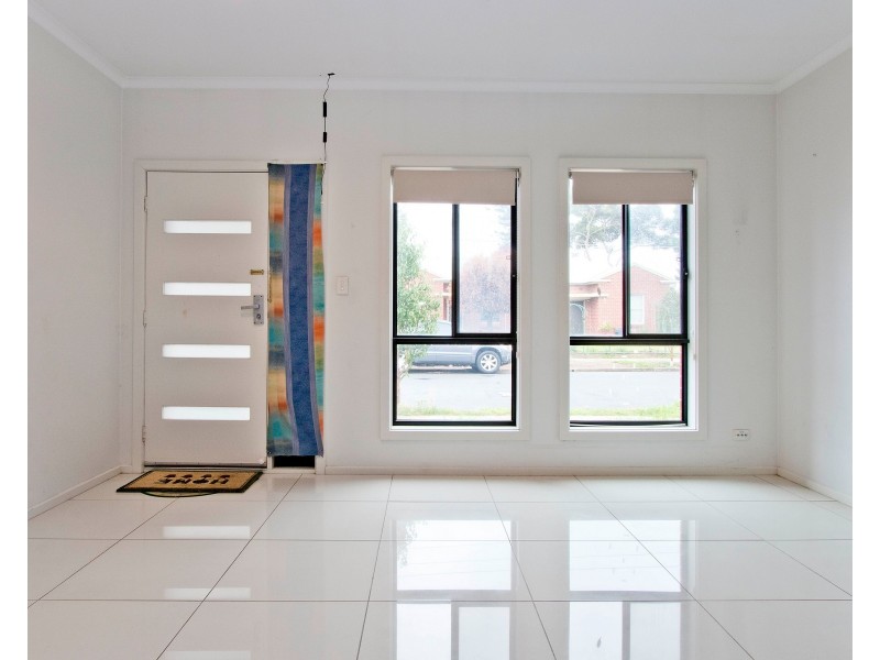 8 Butler Avenue, Pennington SA 5013