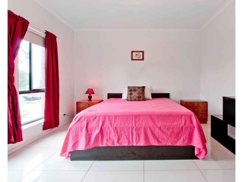 8 Butler Avenue, Pennington SA 5013