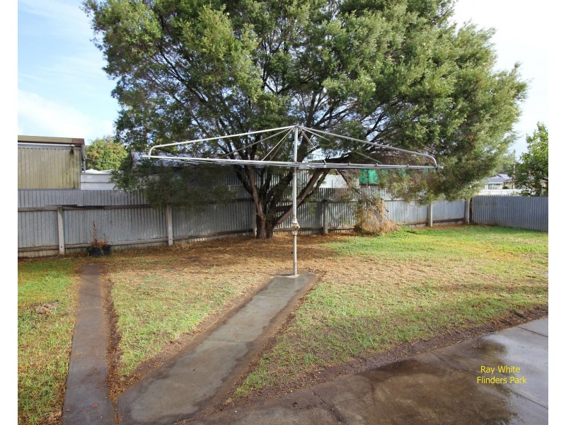 8 Shandon Avenue, Seaton SA 5023