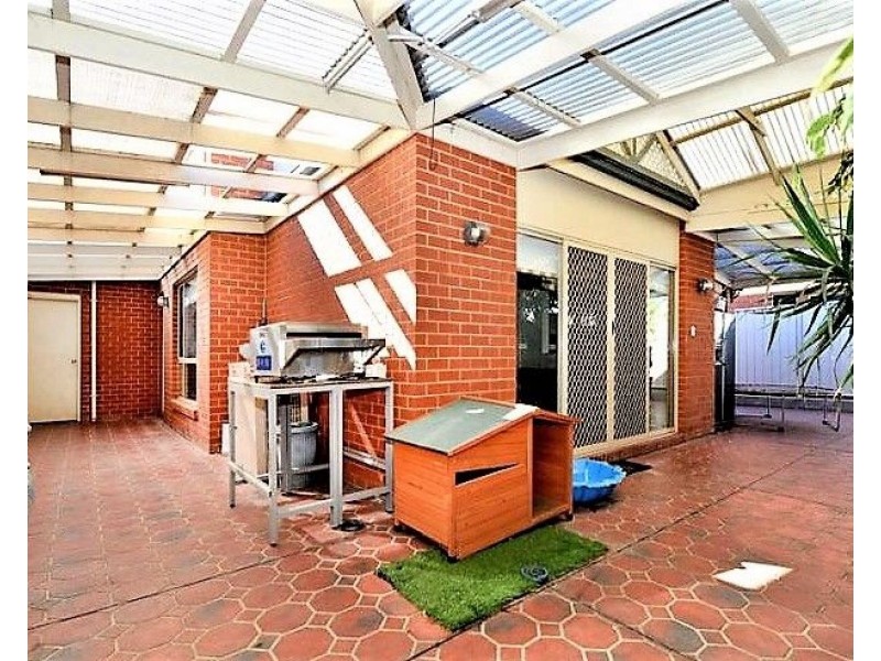 5 Grange Court, Findon SA 5023