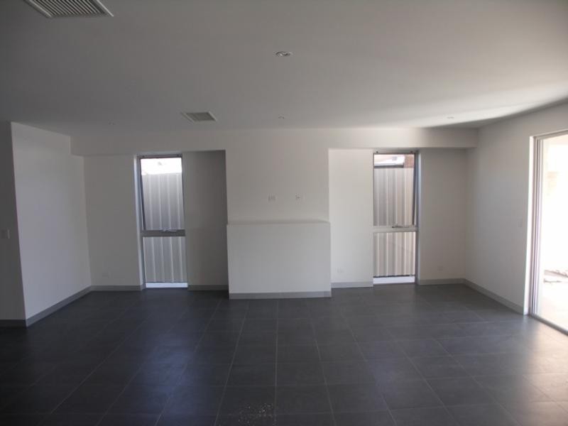 8a Harrow Road, Kidman Park SA 5025