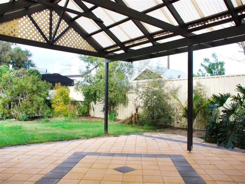 24 Dartons Street, Birkenhead SA 5015