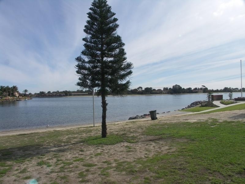 43a McDonald Grove, West Lakes SA 5021