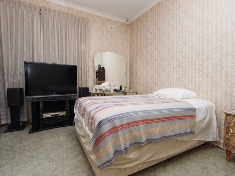 32 First Avenue, Woodville Gardens SA 5012