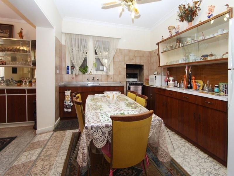 32 First Avenue, Woodville Gardens SA 5012