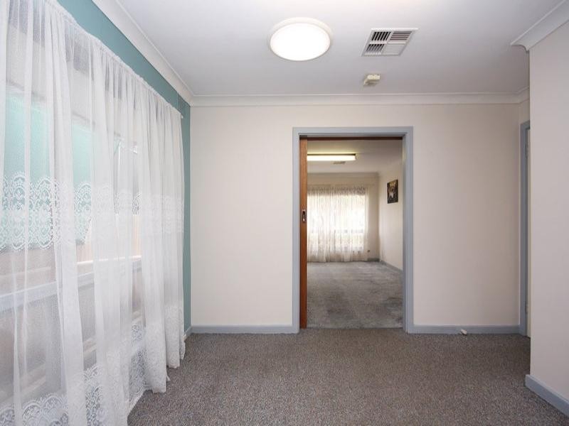 15 Fairway Drive, Seaton SA 5023