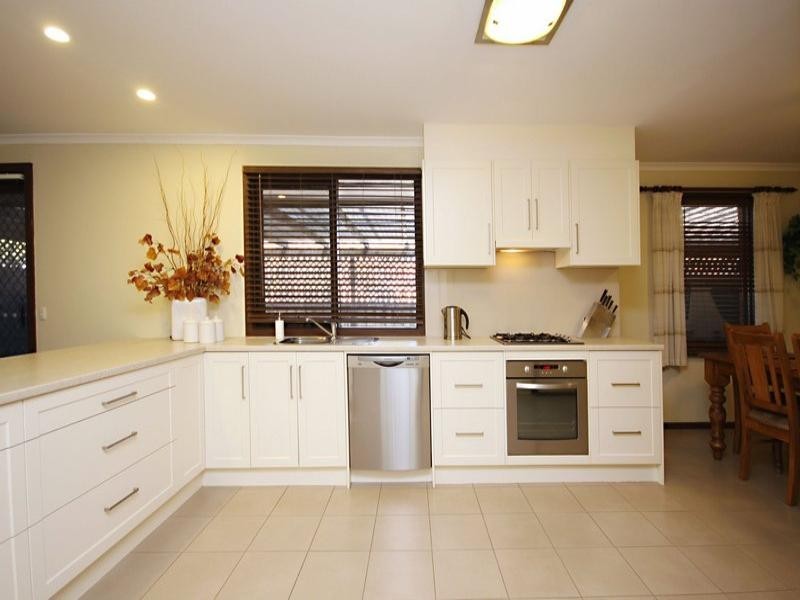 2 Dora Avenue, Seaton SA 5023