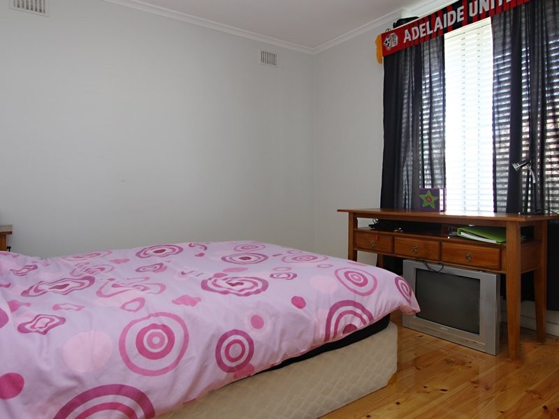 17 Elaine Avenue, Seaton SA 5023