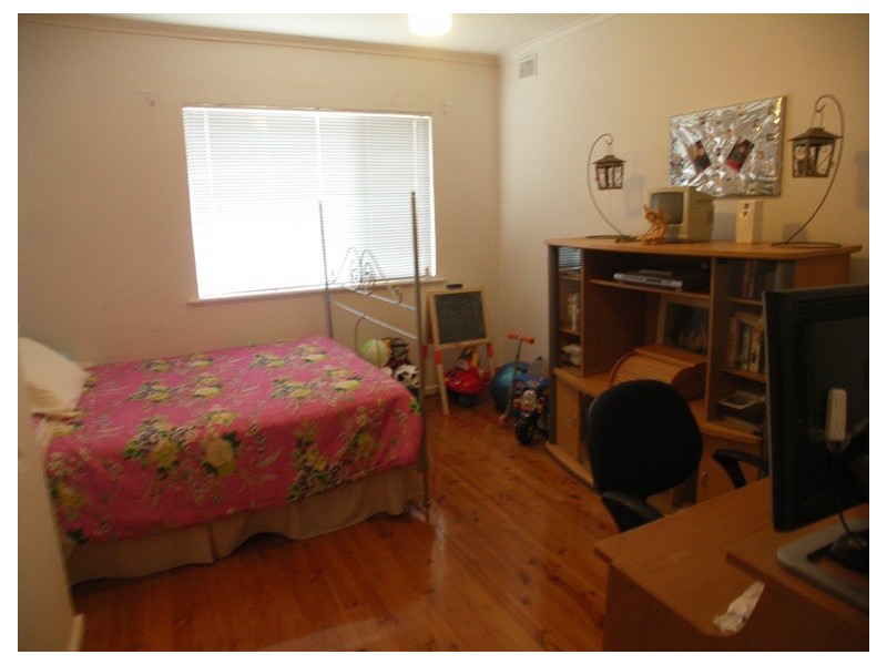 4 Loral Street, Para Hills SA 5096