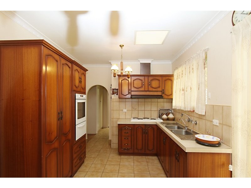 34 Hillsea Avenue, Clearview SA 5085