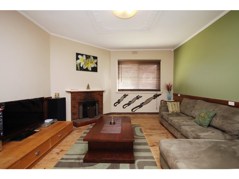 24 Montrose Avenue, Seaton SA 5023