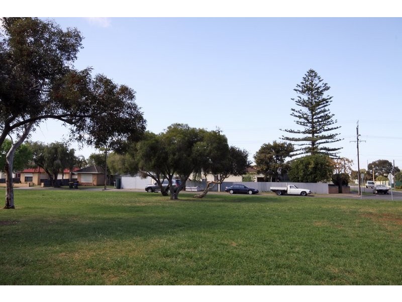 24 Montrose Avenue, Seaton SA 5023