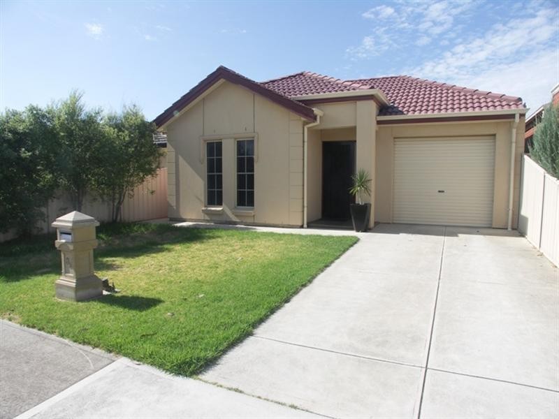 8a Winser Avenue, Seaton SA 5023