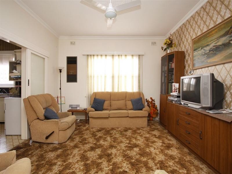 98 Beach Street, Grange SA 5022