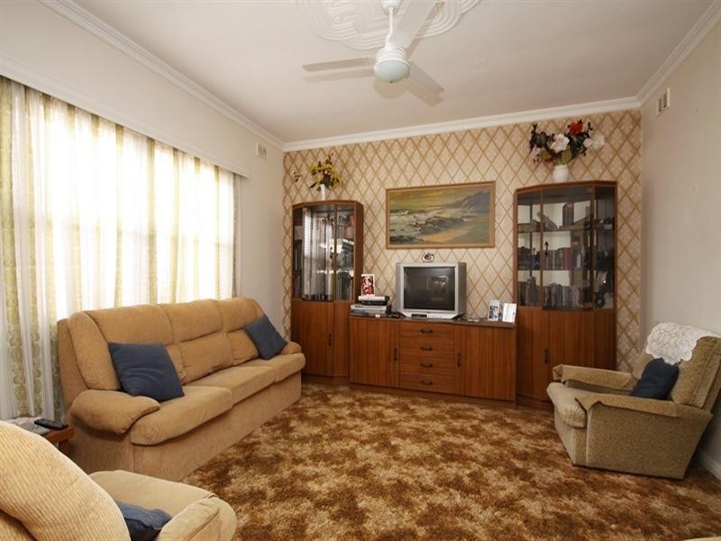 98 Beach Street, Grange SA 5022