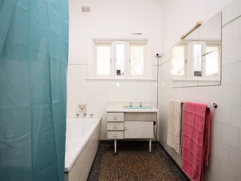 98 Beach Street, Grange SA 5022