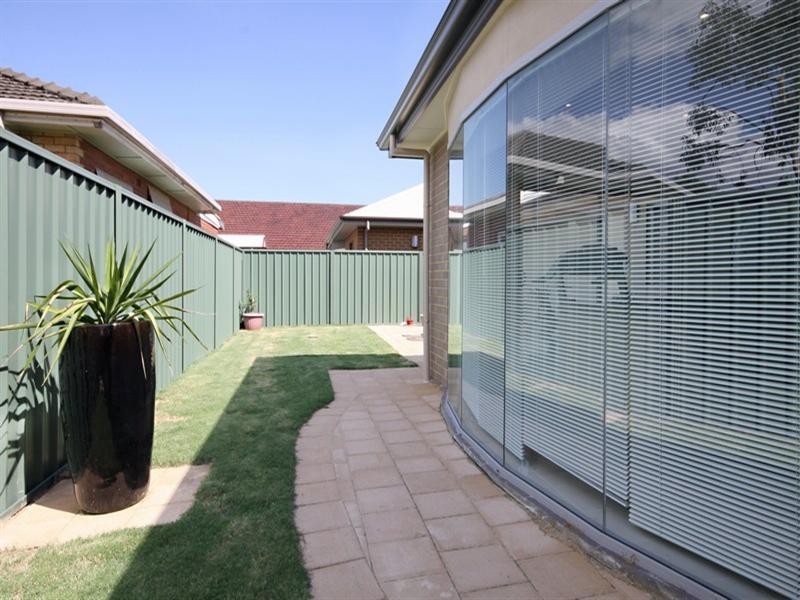 33a Fortrose Avenue, Seaton SA 5023