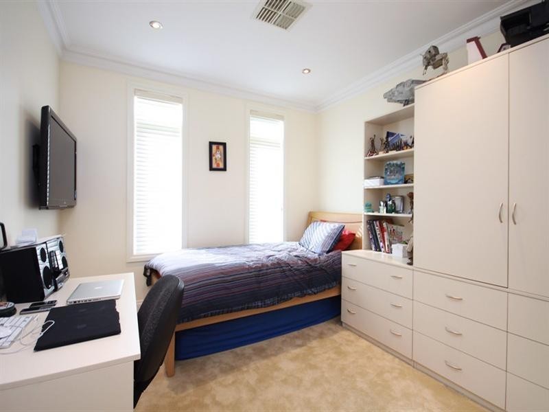 4 Bucknall Close, Tennyson SA 5022