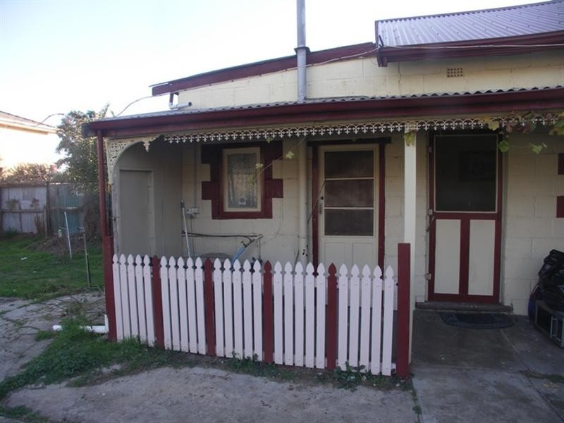 16 Queen Street, Pennington SA 5013