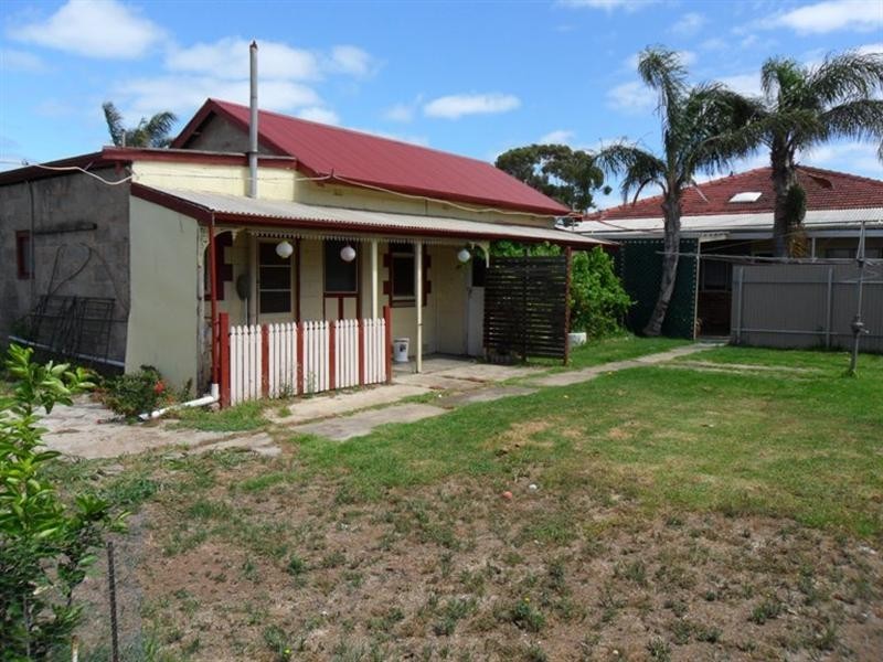 16 Queen Street, Pennington SA 5013