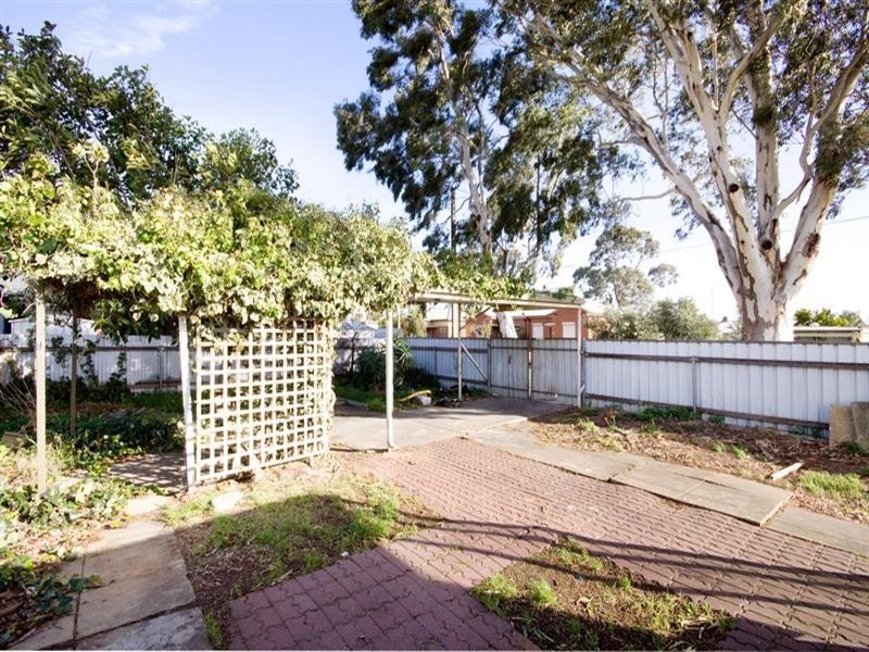 18 Arthur Street, Pennington SA 5013