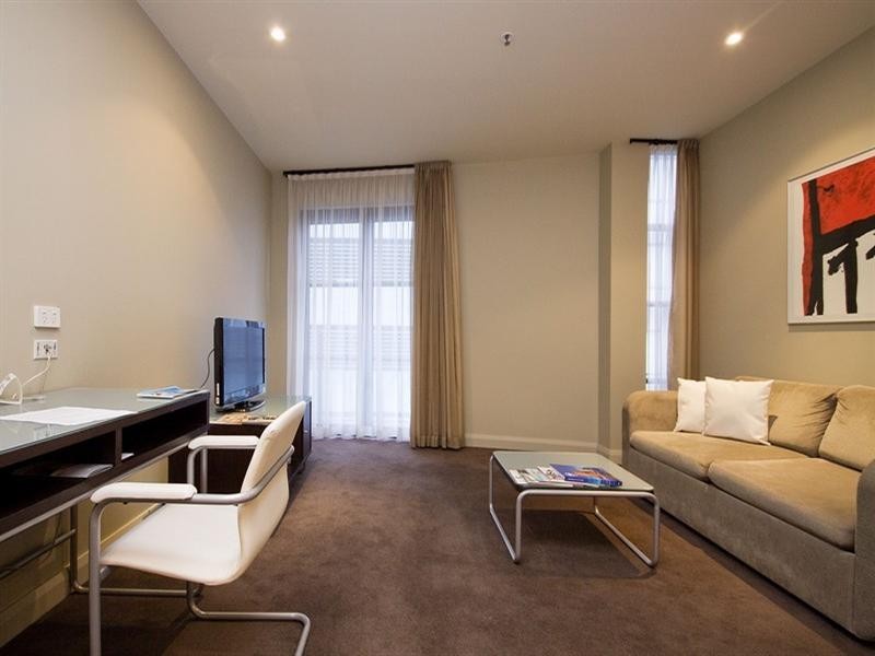 Rm 216 Mantra Hindmarsh Square, Adelaide SA 5000