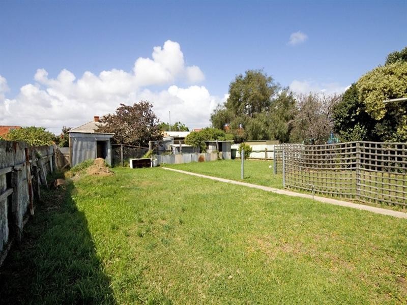 62 Gladstone Road, Mansfield Park SA 5012