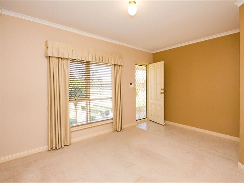 8 View Avenue, Seaton SA 5023