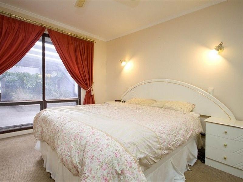 18 Daly Crescent, West Lakes Shore SA 5020