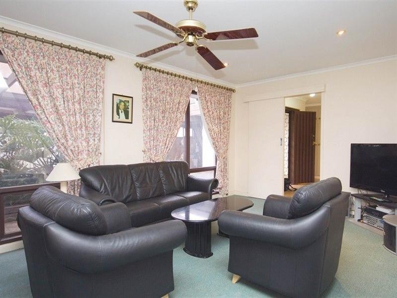 18 Daly Crescent, West Lakes Shore SA 5020