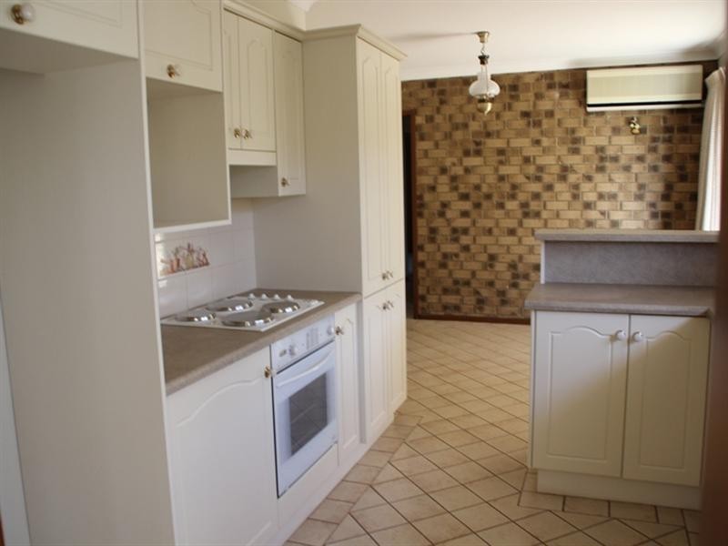 25 Newcombe Avenue, West Lakes Shore SA 5020